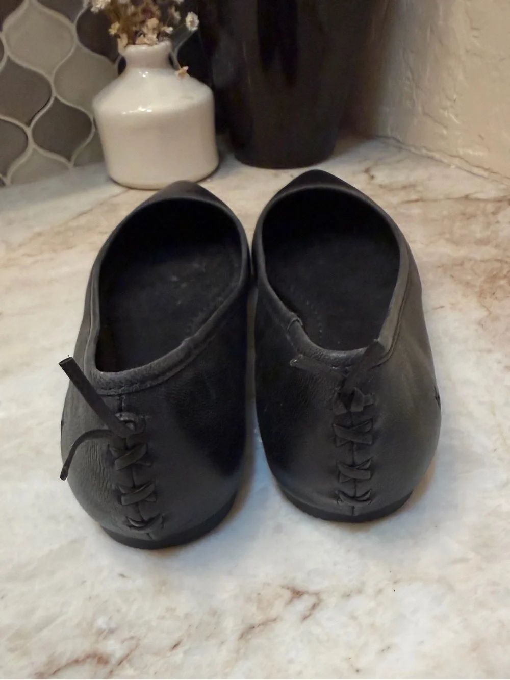 Frye “Regina” pointed flats black leather Sz 8-1/2